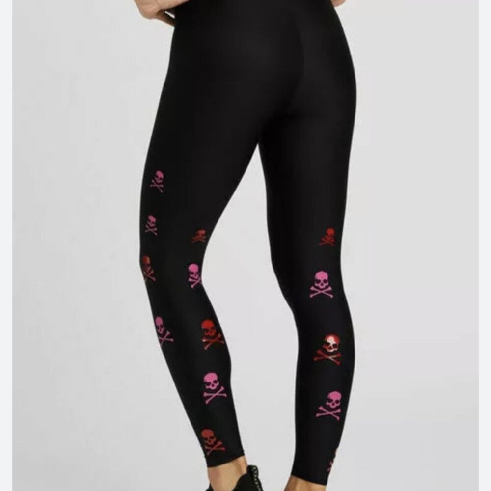 Ultracor x Soul Cycle  NEW Scatter Skull Black Leggings Women's size M